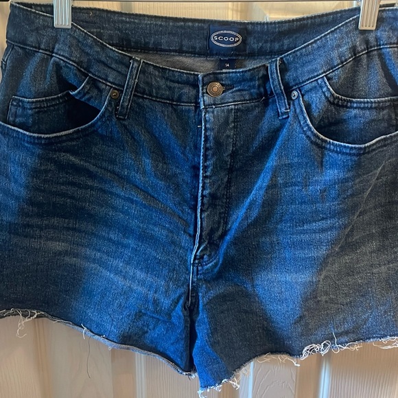 Cutoff denim shorts - Picture 1 of 3